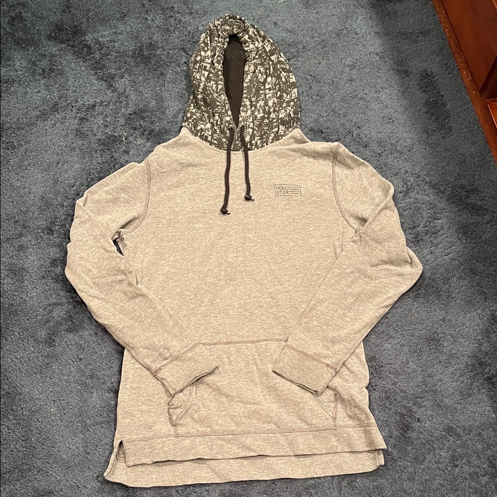 Hollister Gray Sweatshirt with Logo